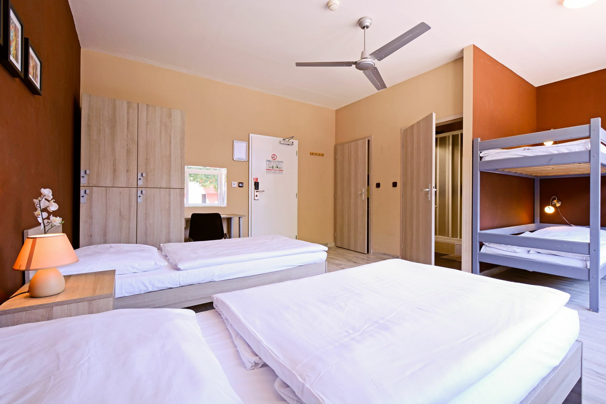 Plus Prague Hostel Bagian luar foto